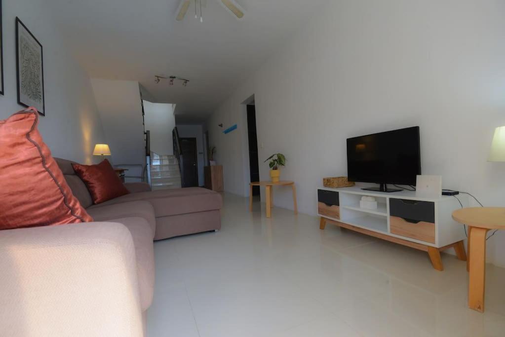 Seafront Duplex Penthouse With Terrace Overlooking Xlendi Bay 외부 사진