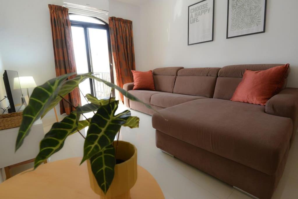 Seafront Duplex Penthouse With Terrace Overlooking Xlendi Bay 외부 사진