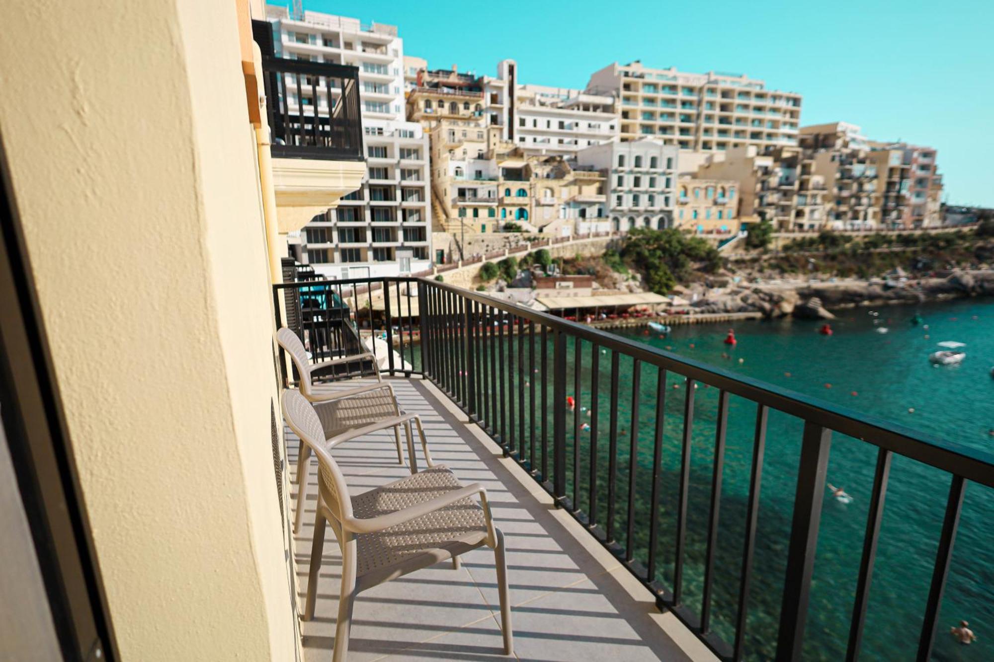 Seafront Duplex Penthouse With Terrace Overlooking Xlendi Bay 외부 사진