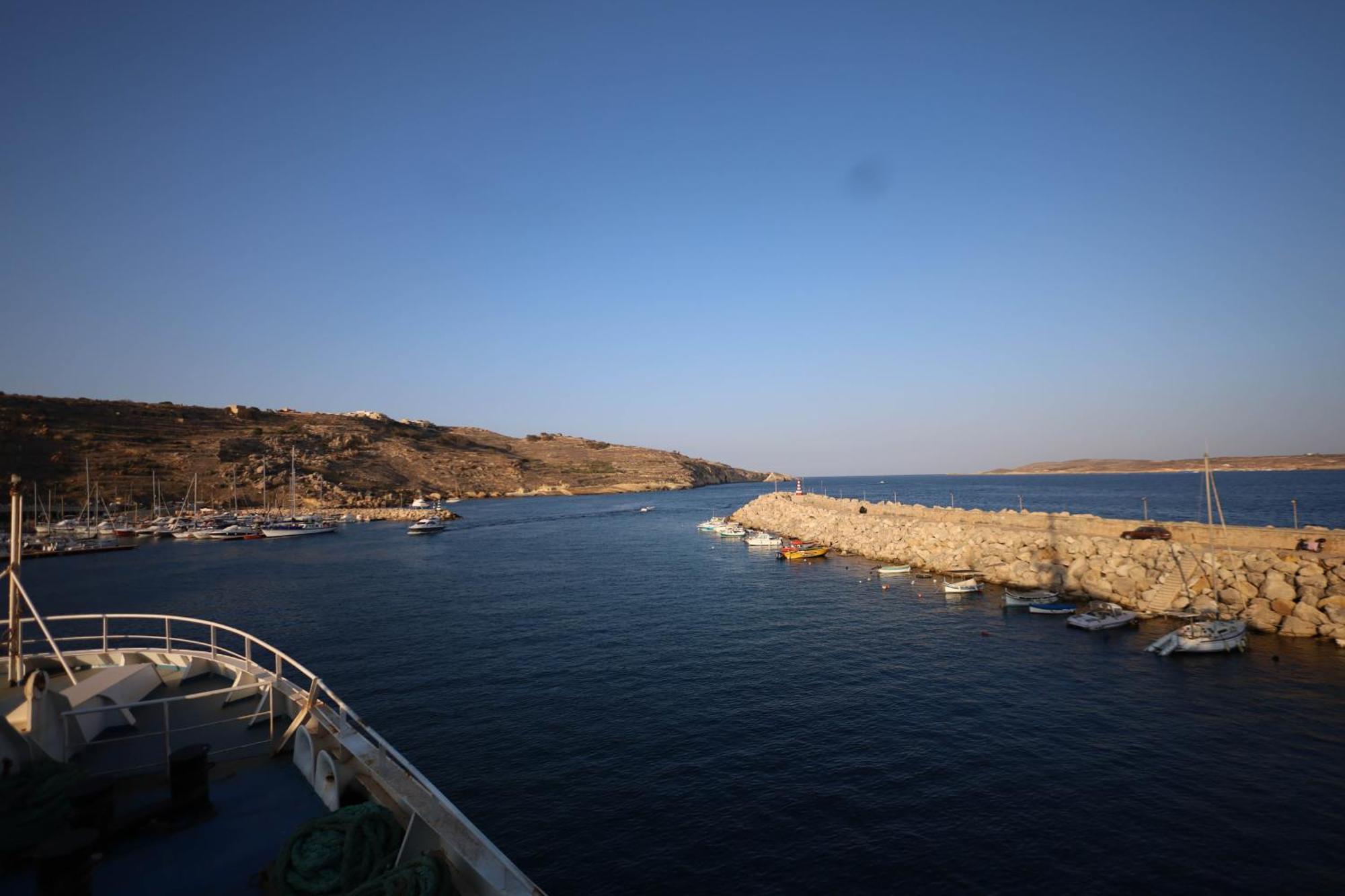 Seafront Duplex Penthouse With Terrace Overlooking Xlendi Bay 외부 사진