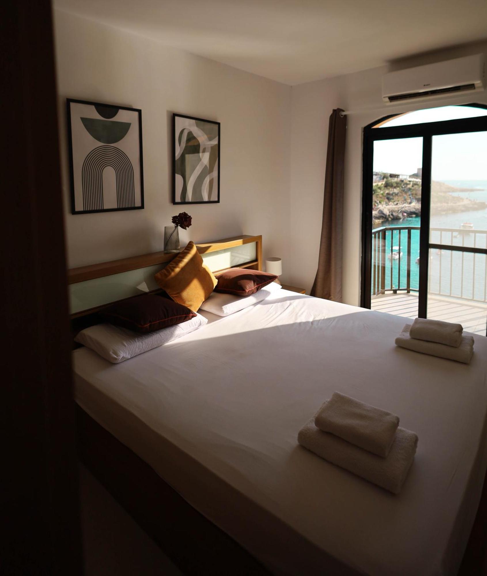Seafront Duplex Penthouse With Terrace Overlooking Xlendi Bay 외부 사진