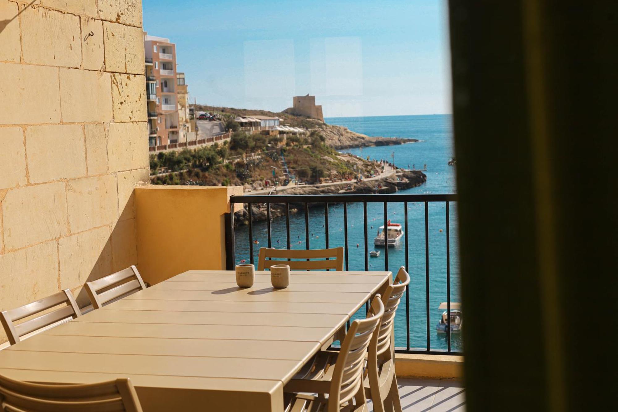 Seafront Duplex Penthouse With Terrace Overlooking Xlendi Bay 외부 사진